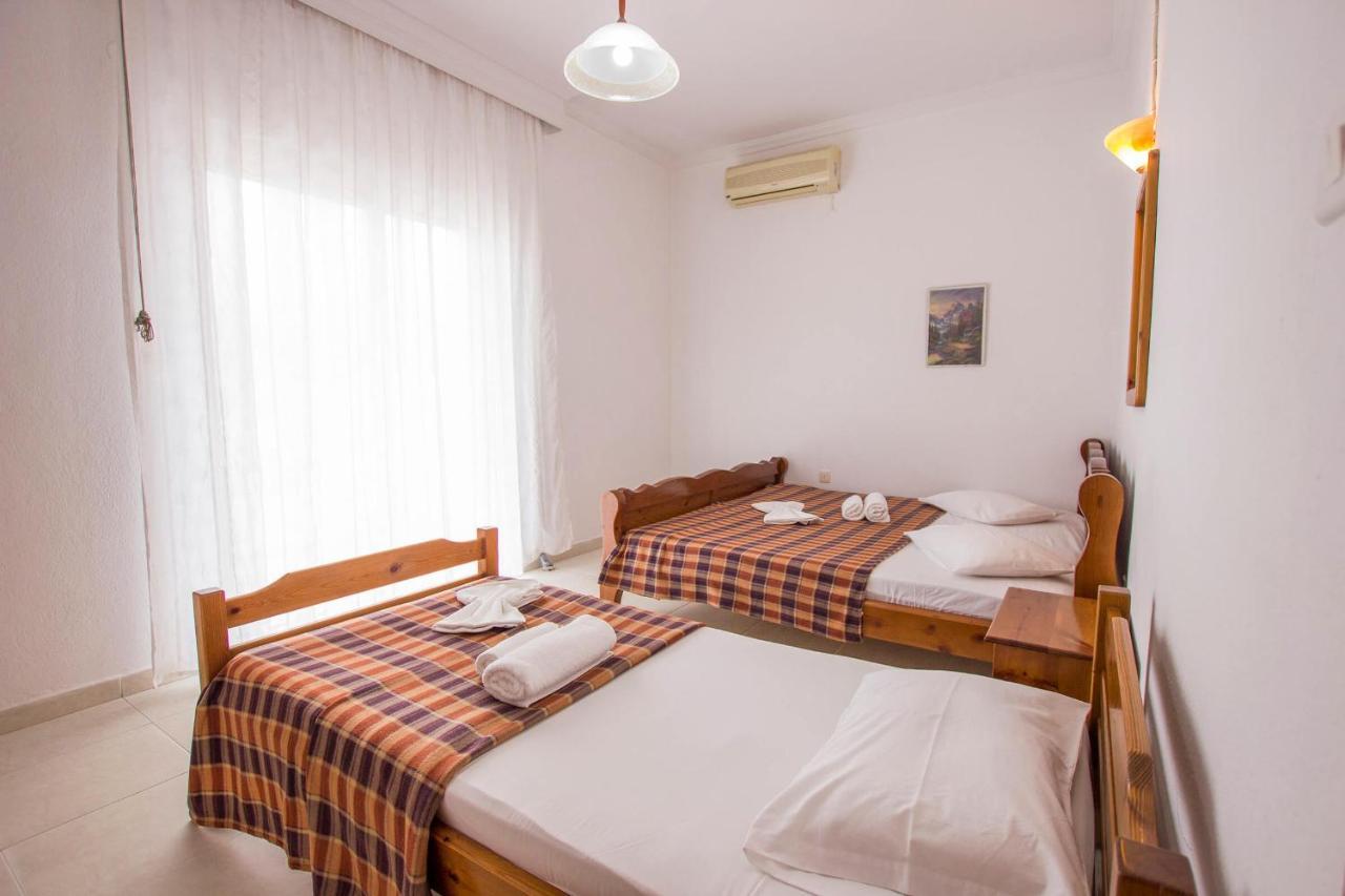 George Laz Rooms Vrasná Esterno foto