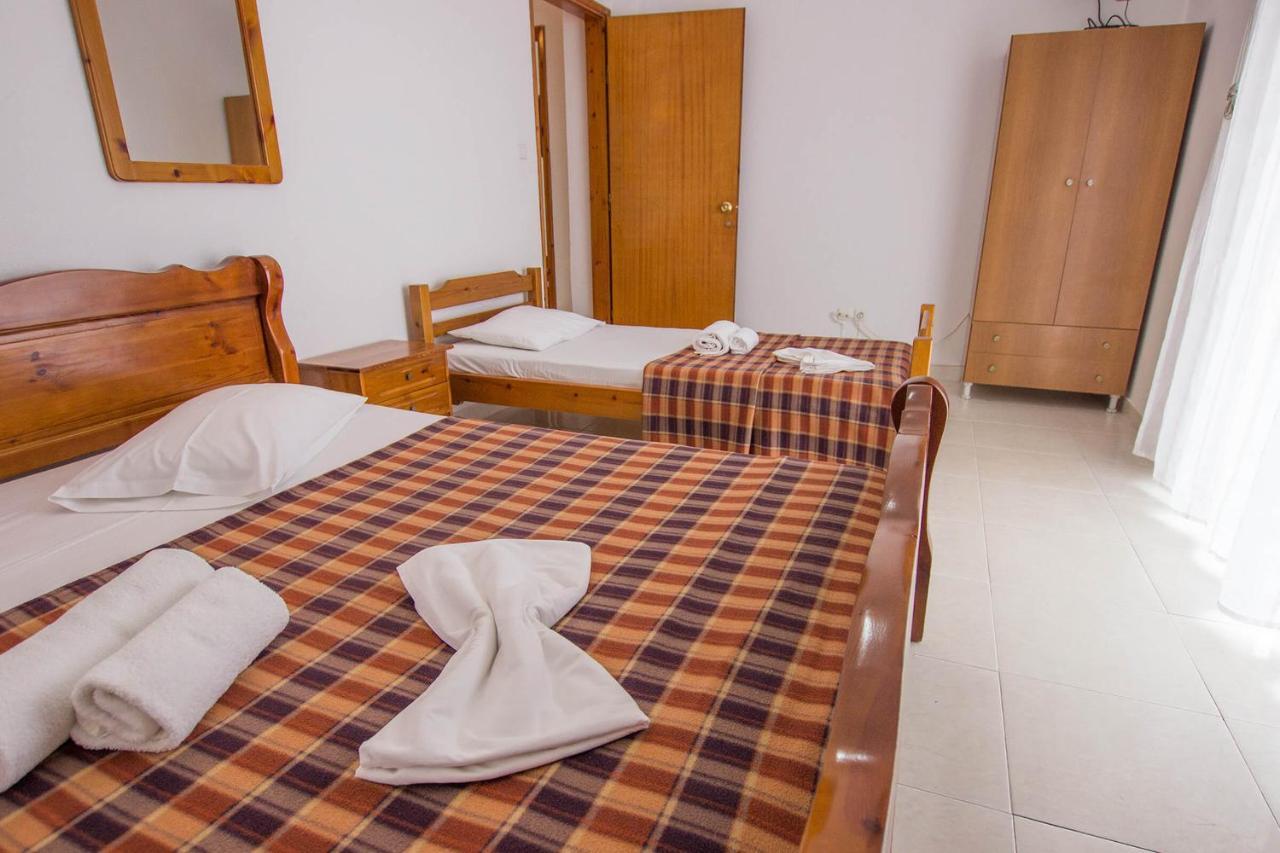 George Laz Rooms Vrasná Esterno foto