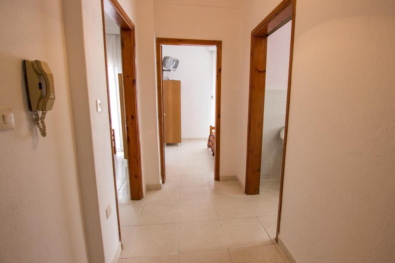 George Laz Rooms Vrasná Esterno foto