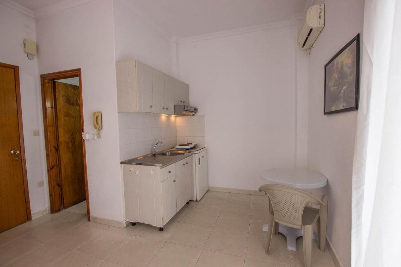 George Laz Rooms Vrasná Esterno foto