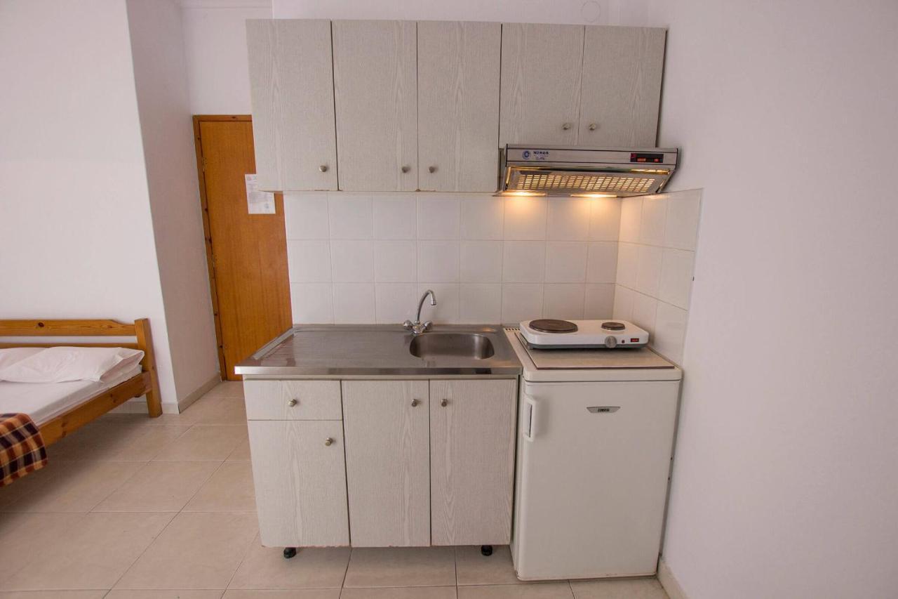 George Laz Rooms Vrasná Esterno foto